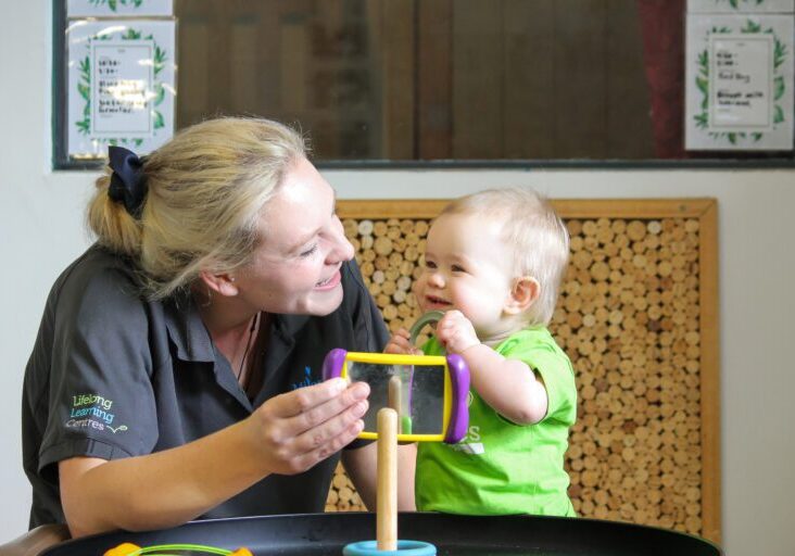 Milestones-7012-Edgewater-Babies-Educator-Learning-Play-4-768x512 Milestones-7012-Edgewater-Babies-Educator-Learning-Play-4-768x512
